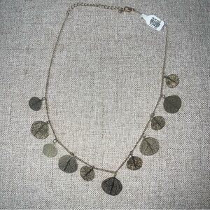 Women’s Gold Tone Leaf Pedal Dangles Necklace Chain Leaves NWT